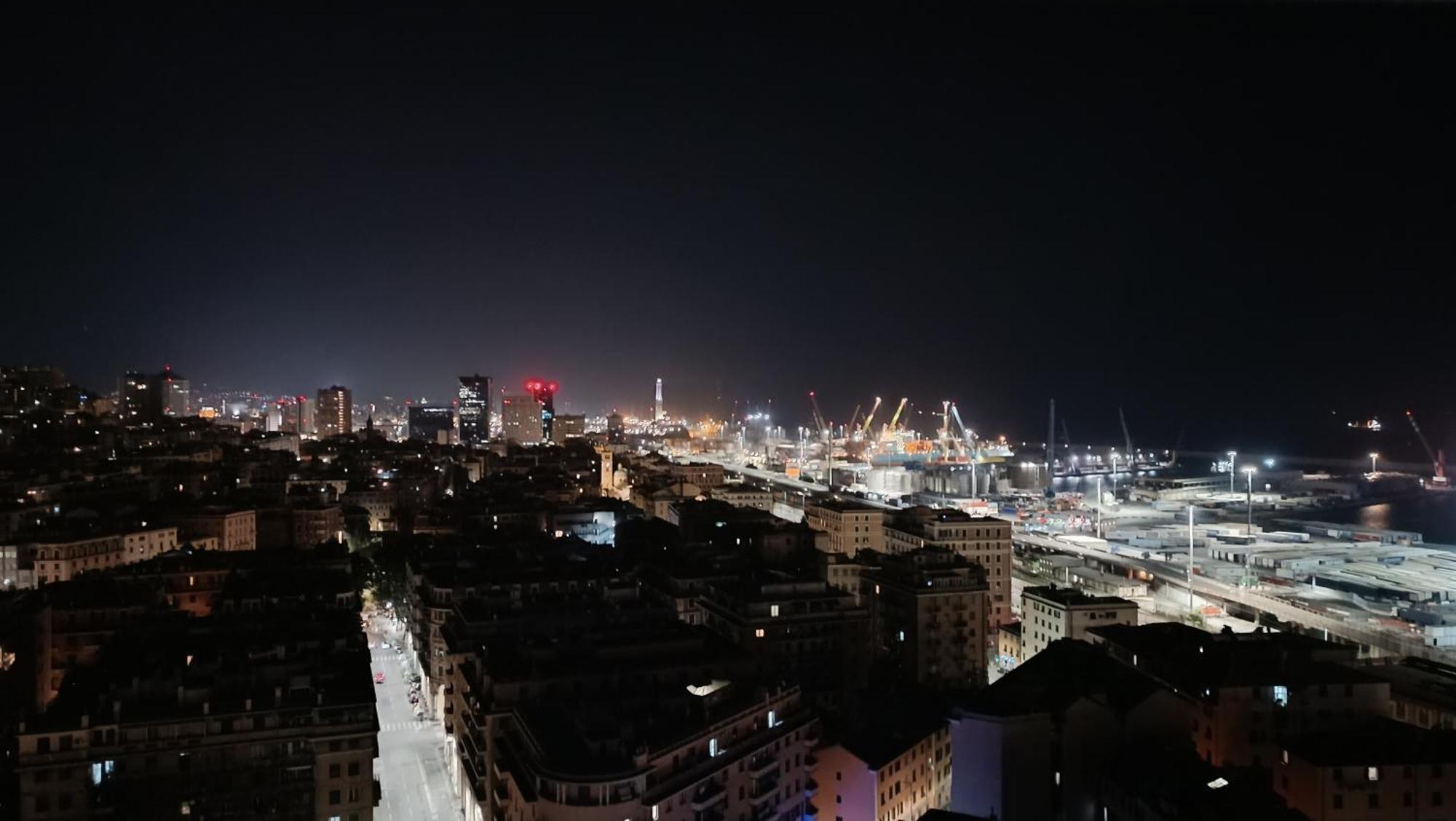 شقة Attico Con Vista Su Genova المظهر الخارجي الصورة